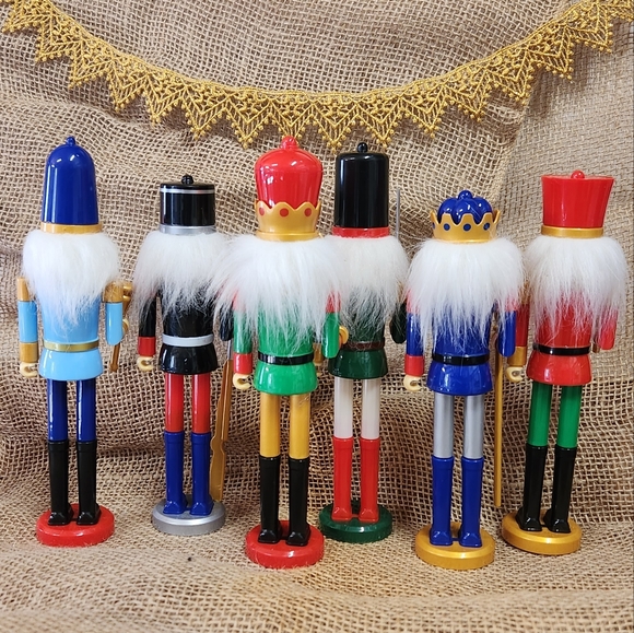 9" Nutcracker Soldiers - Set of 6 New - Picture 3 of 10